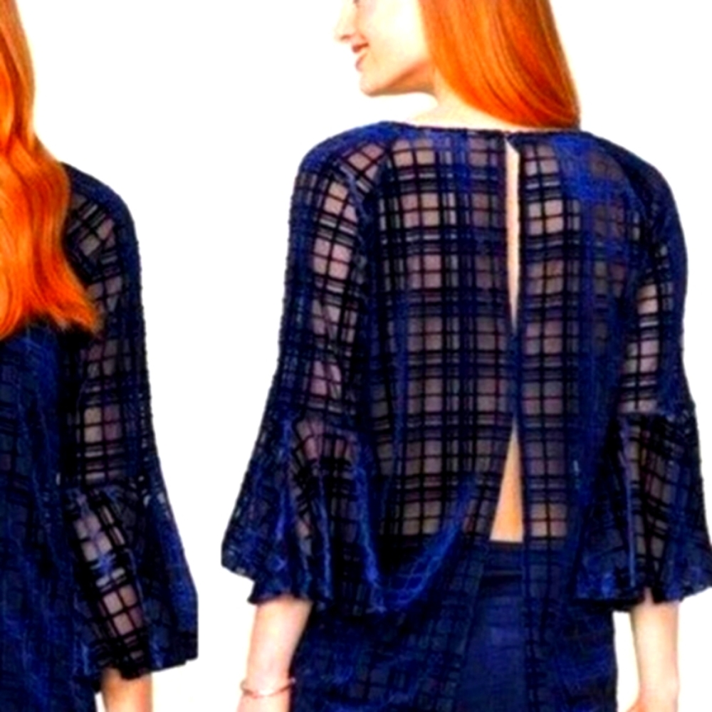 (M) LAUREN CONRAD RUNWAY FLOCKED TOP